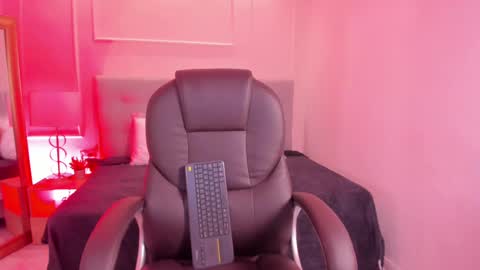 danna_palmeth online show from 10/10/25, 05:56