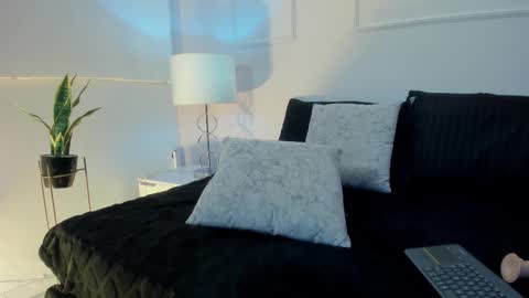 danna_palmeth online show from 11/24/25, 10:42