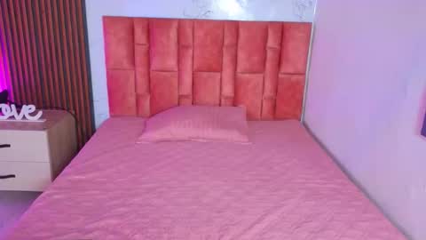 danna_peters online show from 11/19/25, 07:47