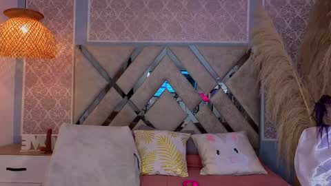 Snapshot of danna_peters chatting on 04/15/26, 07:43 danna_peters online show from 04/15/26, 07:43