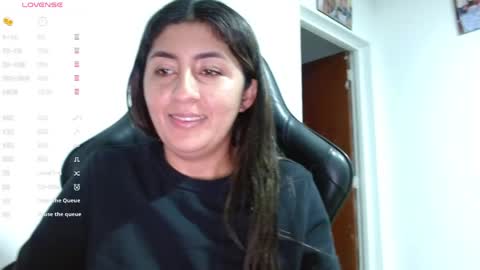 Snapshot of danna_peterson chatting on 04/11/26, 12:04 Danna online show from 04/11/26, 12:04