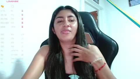 Snapshot of danna_peterson chatting on 04/14/26, 12:05 Danna online show from 04/14/26, 12:05