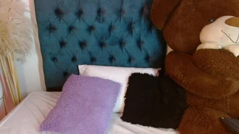 Snapshot of danna_rebel chatting on 04/18/26, 10:41 Danna online show from 04/18/26, 10:41