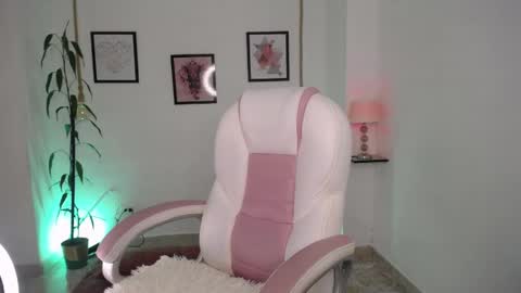 Danna online show from 04/29/26, 11:22
