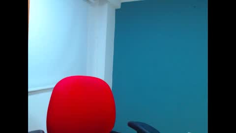 Snapshot of danna_rouses_ chatting on 01/14/26, 12:38 dannarouses online show from 01/14/26, 12:38