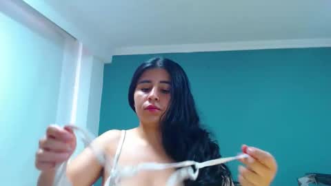 Snapshot of danna_rouses_ chatting on 02/22/26, 07:01 dannarouses online show from 02/22/26, 07:01