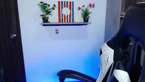 Danna online show from 10/14/25, 09:21