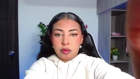 Danna online show from 10/17/25, 09:23