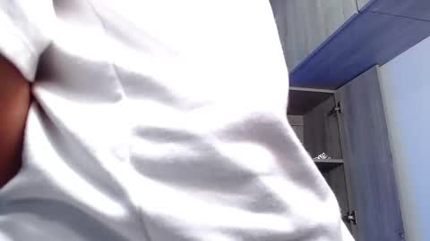 Danna online show from 11/12/25, 02:34