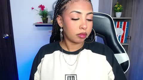 Snapshot of danna_schmidt23 chatting on 04/01/26, 02:03 Danna online show from 04/01/26, 02:03