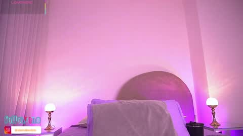 Danna Berlin  online show from 11/19/25, 07:25