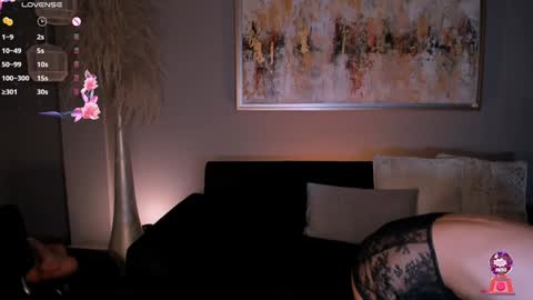 Danna Cruz  online show from 12/04/24, 10:30