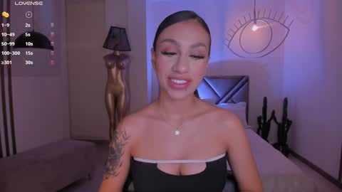 Danna Cruz  online show from 12/19/24, 12:34