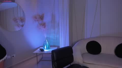 Danna Cruz  online show from 12/24/24, 05:23