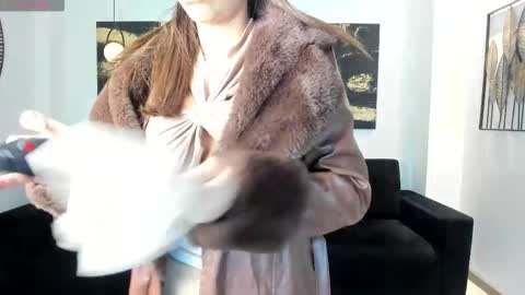 Danna Cruz  online show from 09/16/25, 10:49