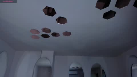 Danna Cruz  online show from 11/09/25, 11:08