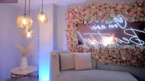 Danna Cruz  online show from 01/11/26, 04:56