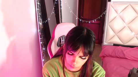 Snapshot of dannadoll69 chatting on 12/30/24, 12:20 Dannamunoz130 online show from 12/30/24, 12:20