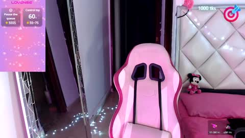 Snapshot of dannadoll69 chatting on 01/29/25, 10:58 Dannamunoz130 online show from 01/29/25, 10:58