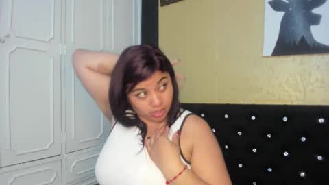 Snapshot of dannagarza chatting on 02/08/25, 04:03 Danna Garza online show from 02/08/25, 04:03