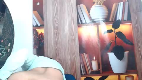 dannamomcerrat online show from 10/18/25, 08:31