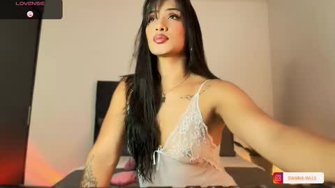 Snapshot of dannawells chatting on 11/28/25, 06:21 Danna Wells online show from 11/28/25, 06:21