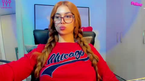 Snapshot of danniecarton chatting on 07/25/26, 04:43 danniecarton online show from 07/25/26, 04:43