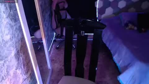 danna online show from 06/21/26, 04:04