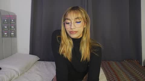 Snapshot of dannielle_ chatting on 01/07/25, 08:10    online show from 01/07/25, 08:10