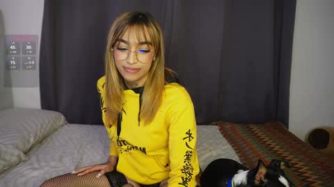 Snapshot of dannielle_ chatting on 02/07/25, 11:24    online show from 02/07/25, 11:24