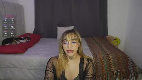 Snapshot of dannielle_ chatting on 02/25/25, 08:41    online show from 02/25/25, 08:41