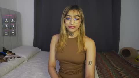 Snapshot of dannielle_ chatting on 03/07/25, 08:33    online show from 03/07/25, 08:33