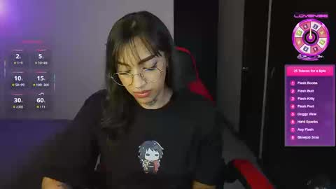 Snapshot of dannielle_ chatting on 09/19/25, 10:43    online show from 09/19/25, 10:43