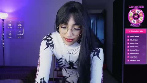 Snapshot of dannielle_ chatting on 10/08/25, 08:17    online show from 10/08/25, 08:17