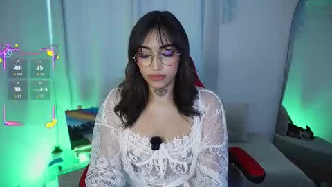 Snapshot of dannielle_ chatting on 03/24/26, 07:52 online show from 03/24/26, 07:52