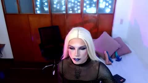 Snapshot of dannihotboy02 chatting on 02/15/26, 11:01 danni online show from 02/15/26, 11:01