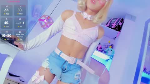 Snapshot of danniigrovers chatting on 04/04/26, 12:35 Danni Sebastian online show from 04/04/26, 12:35