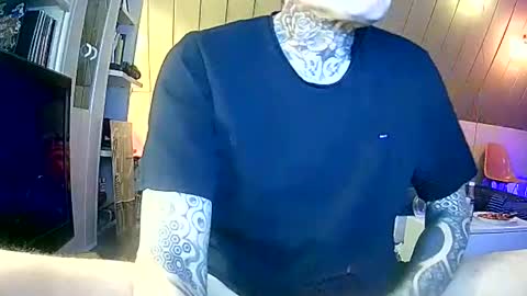 Snapshot of dannotdon chatting on 04/22/26, 06:42 DannotDon online show from 04/22/26, 06:42