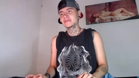 Snapshot of dannteftm chatting on 12/27/24, 02:54 DANNTE online show from 12/27/24, 02:54