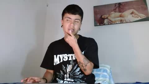 Snapshot of dannteftm chatting on 01/07/25, 01:49 DANNTE online show from 01/07/25, 01:49