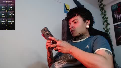 Snapshot of dannteftm chatting on 11/17/25, 12:16 DANNTE online show from 11/17/25, 12:16