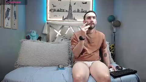 Snapshot of danny_hot_fun chatting on 08/01/26, 08:35 Danny and Alex online show from 08/01/26, 08:35
