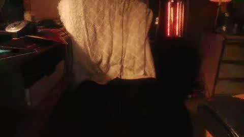 Snapshot of dannyb618 chatting on 03/19/26, 03:27 Danielle online show from 03/19/26, 03:27