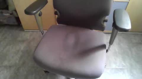 Snapshot of dannylbnz chatting on 12/22/25, 10:34 Danny L. online show from 12/22/25, 10:34