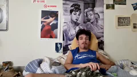 Snapshot of dannynoww chatting on 12/13/24, 11:39 danny online show from 12/13/24, 11:39