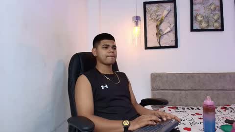 Snapshot of dannysamm chatting on 10/17/25, 12:08 dannysamm online show from 10/17/25, 12:08