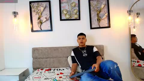 Snapshot of dannysamm chatting on 11/30/25, 12:31 dannysamm online show from 11/30/25, 12:31