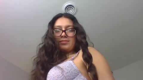 Snapshot of dannywoq1 chatting on 03/09/26, 01:26 Kinky couple online show from 03/09/26, 01:26