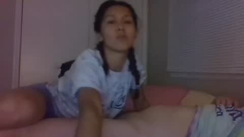 Snapshot of dannywoq1 chatting on 04/21/26, 02:15 Kinky couple online show from 04/21/26, 02:15