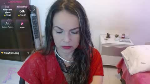 Snapshot of dannyxxxmom chatting on 11/08/25, 02:39 Danny online show from 11/08/25, 02:39